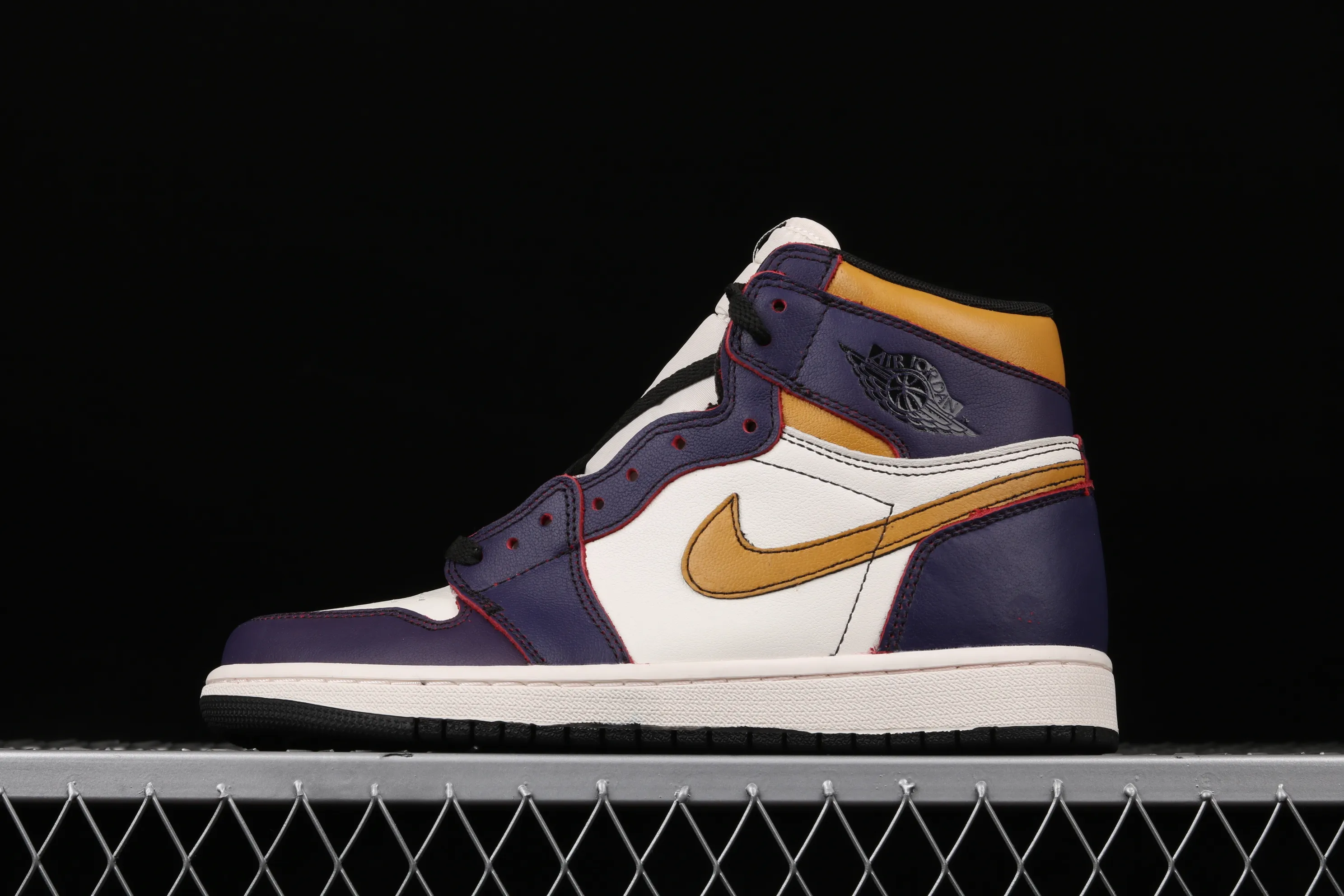 All categories Air Jordan Jordan series basketball shoes Air Jordan 1 High Air Jordan 1 Retro High OG x Nike SB AJ1 cooperation model white purple gold CD6578-507
